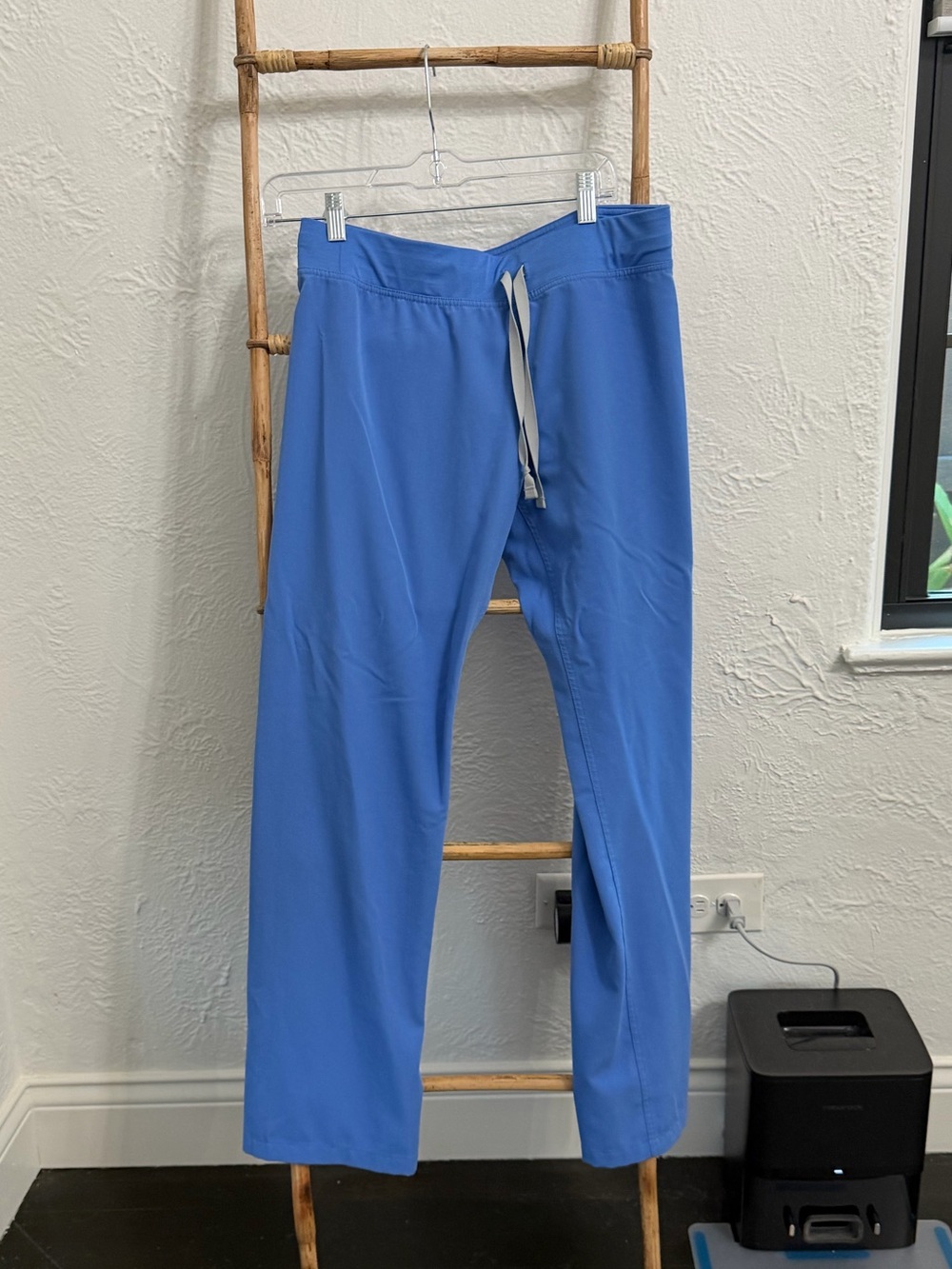 Women’s figs Livingston scrub pants ceil blue